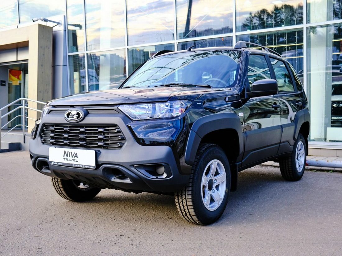Lada Niva Travel